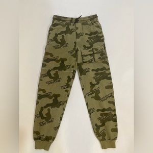 ZARA Camo Green Boy Jogger Size 13-14